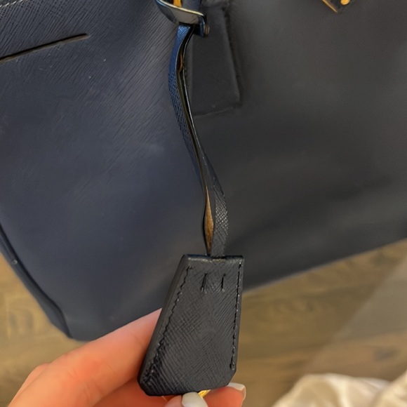 Prada bag - Picture 4 of 10